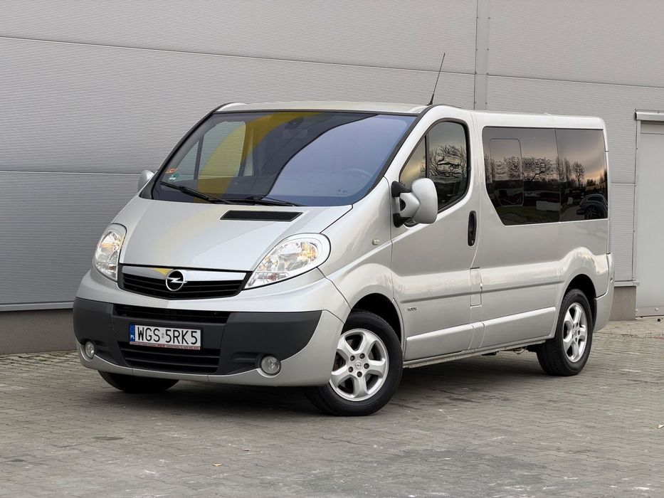 Opel Vivaro TOUR COSMO* 2.5CDTI 145PS* Klima Przód i Tył* Import* Zarejestrowany*