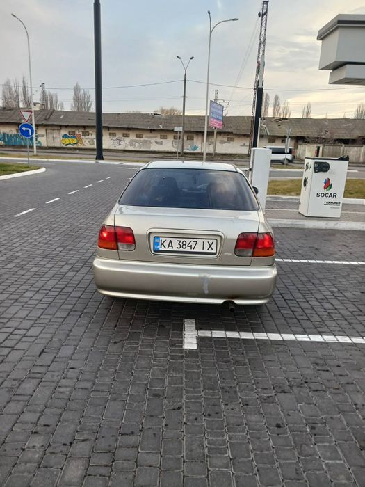 Продаю свою машину honda civic 1999