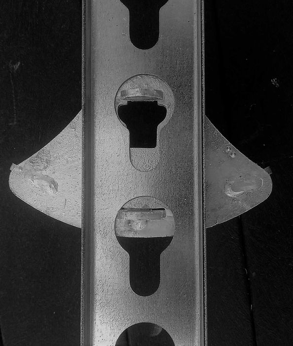 kłódka drągi skoki kłódka  przeszkody cavaletti stojaki treningowe