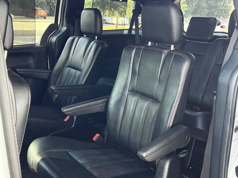 Dodge Grand Caravan 2017 7 мест автомат газ - бензин