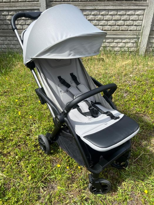 Wózek składany w walizkę Kinderkraft Apino do 22 kg