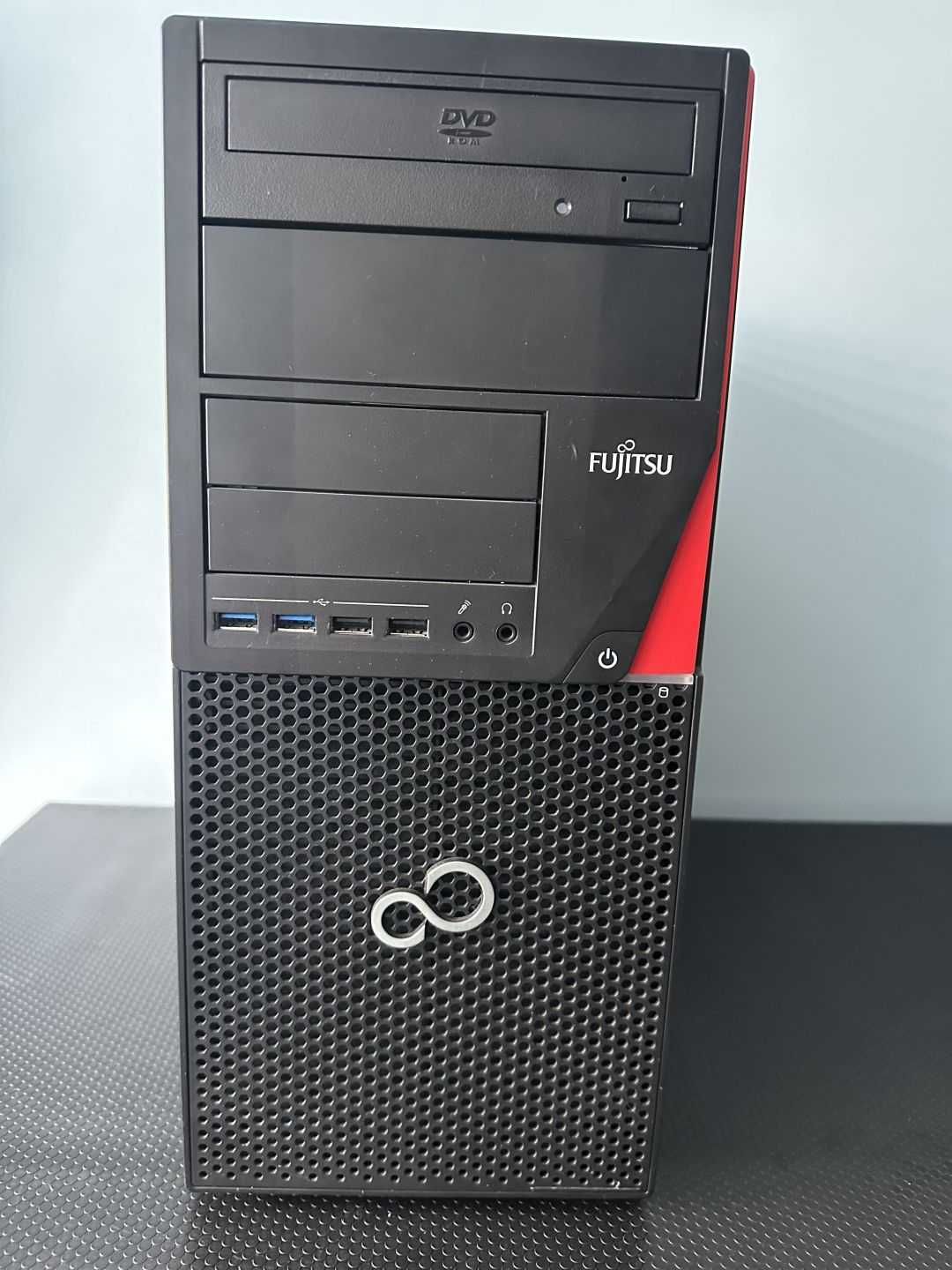 Komputer Fujitsu Esprimo P956 i7-6700T, 8GB RAM, 256GB NVMe, Win10Pro