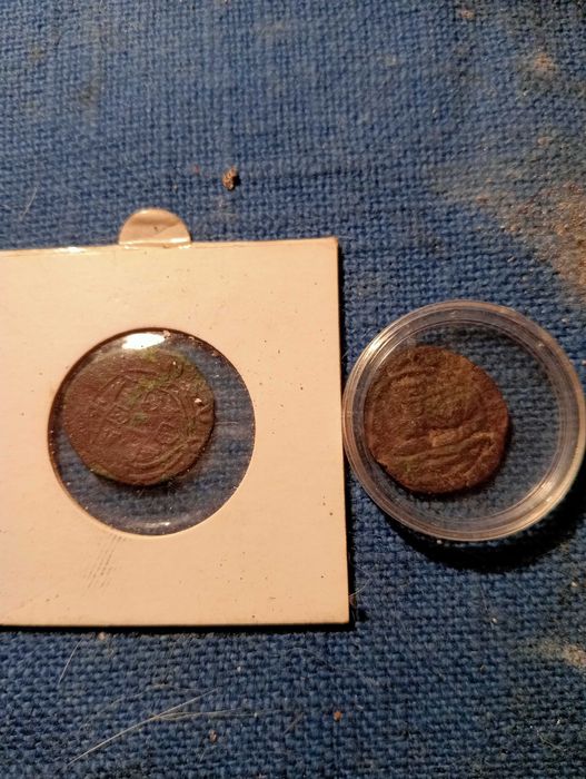 Duas moedas ceitil 2 datas