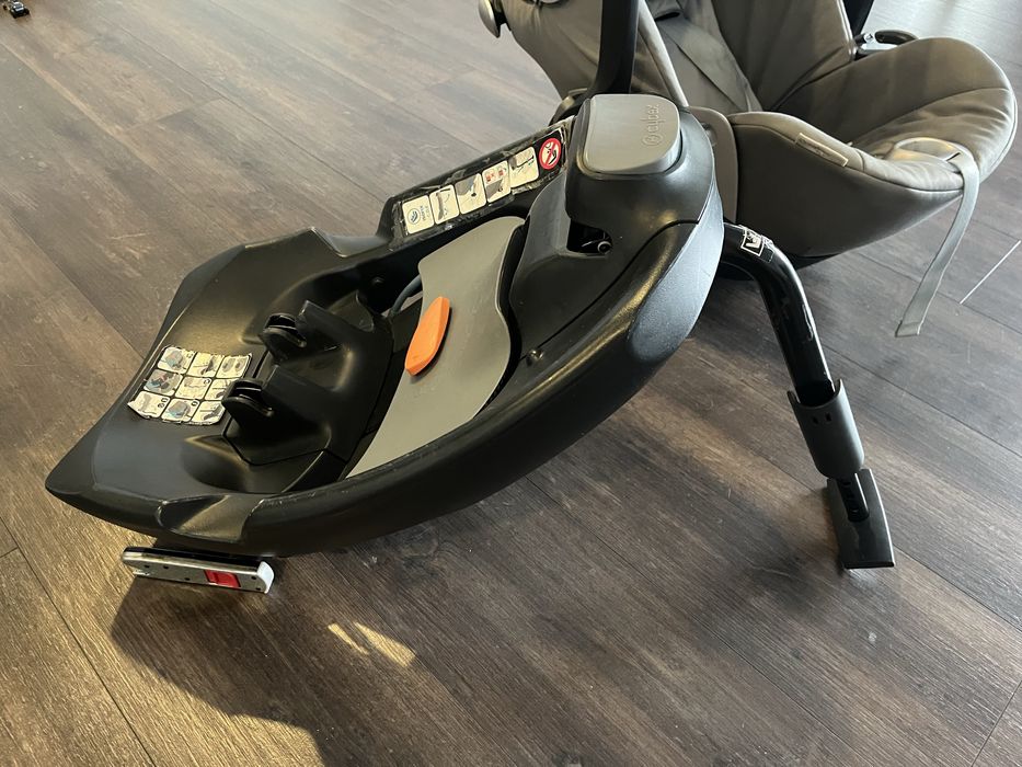 Cybex Cloud Q - Ovo e base isofix