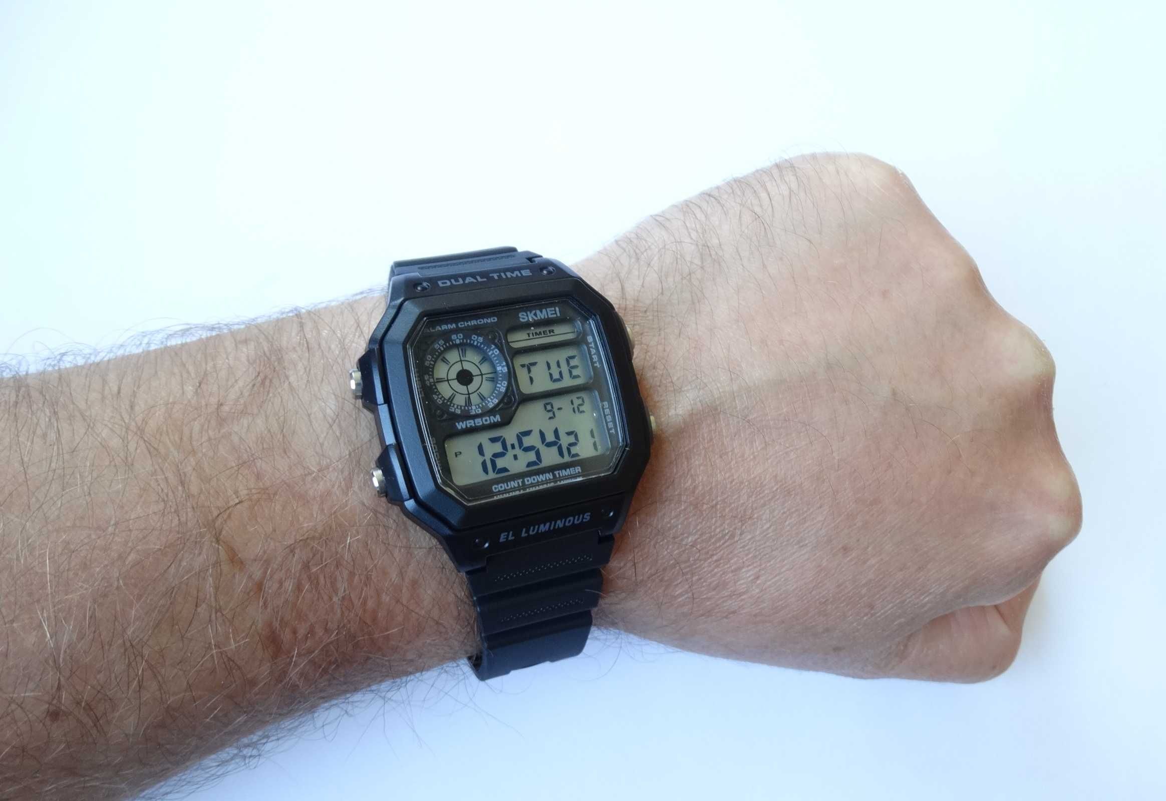 Zegarek cyfrowy elektroniczny Skmei czarny wojskowy sportowy stoper