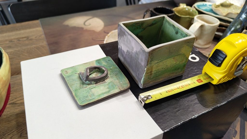 Pudełko ceramiczne z pokrywką handmade