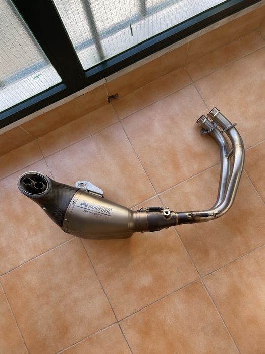 Escape MT07 Akrapovic Titanium Carbono c/ Gravação a Laser Euro 4
