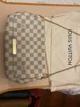 Louis vuitton - pochet com alça em fio dourada
