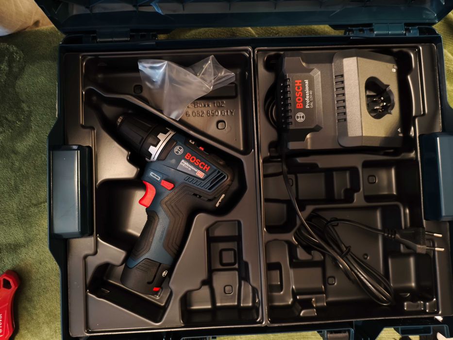 Bosch Pro wiertarko-wkrętarka GSR 12V-35 ( akumulator 3.0Ah, L-BOXX)