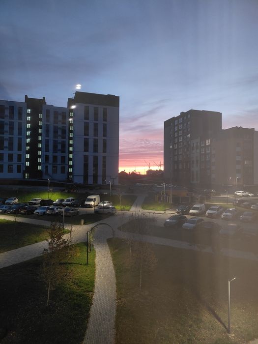 Трикімнатна на Щасливому!