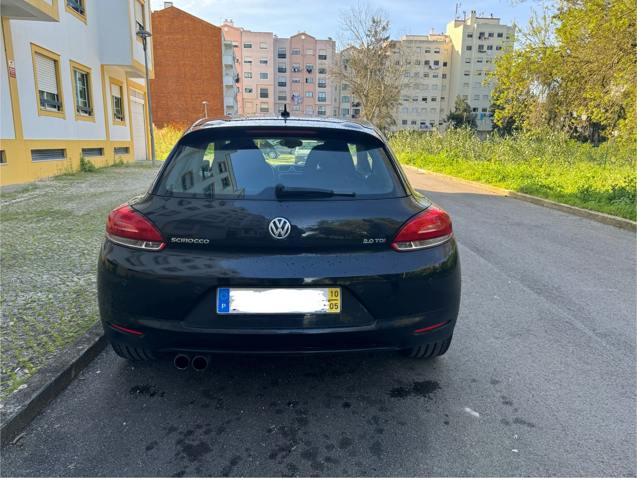 Carro Scirocco preto