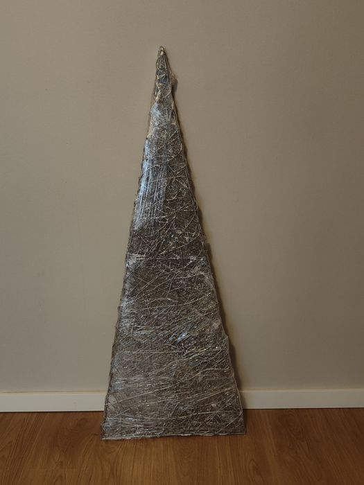 Decoração deEstrutura de  Natal  Prateada- Triangular  - da Área