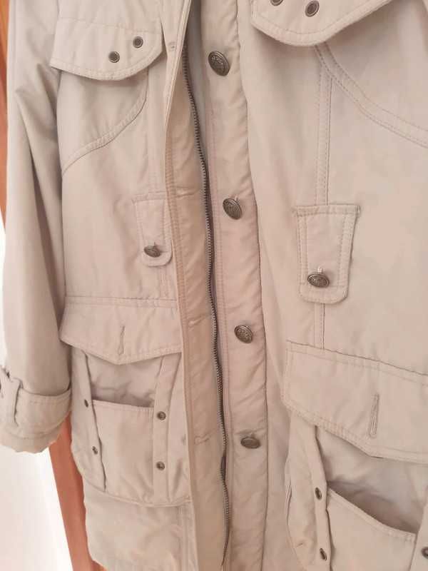 Gabardine com carapuço