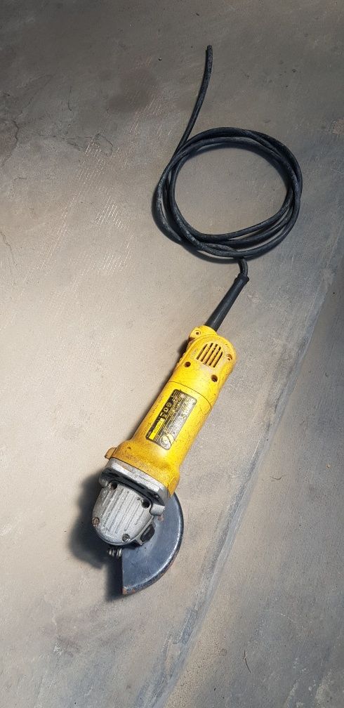 Dewalt D28139 szlifierka uszkodzona