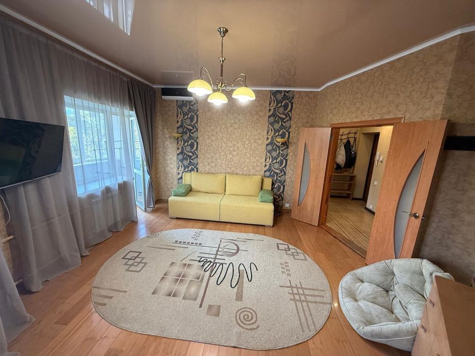 Продаю отличную 2х комнатную квартиру в Центре города.