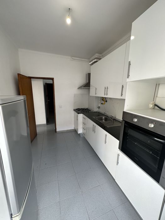 QUARTO c varanda e tv para casal c/s filho no Barreiro