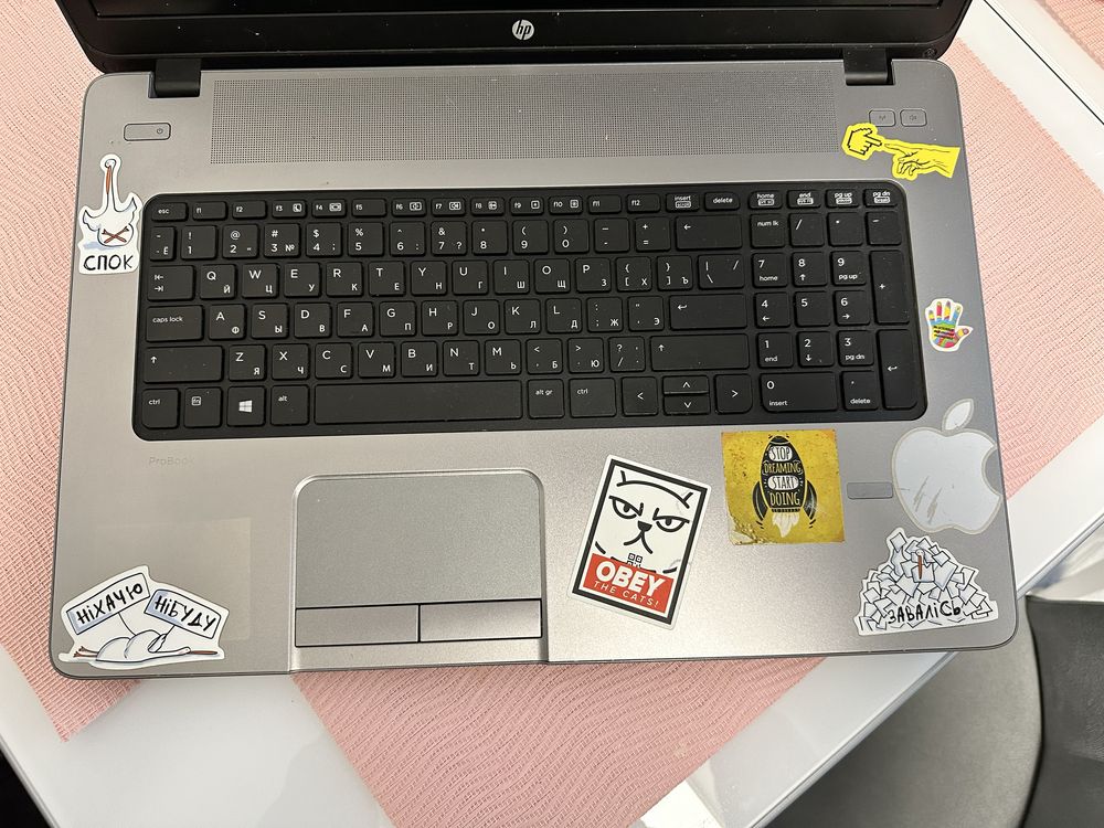 Продам ноутбун HP 470