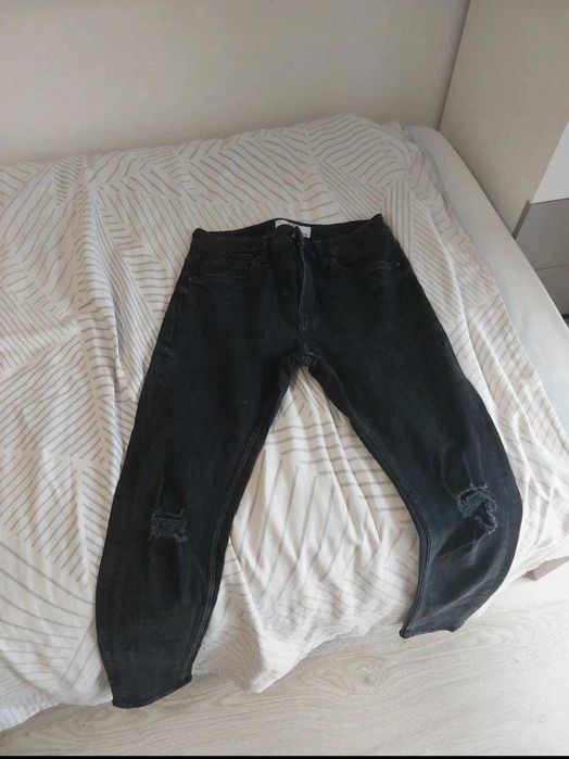 1 - calças pretas Bershka (rapaz tam.38)