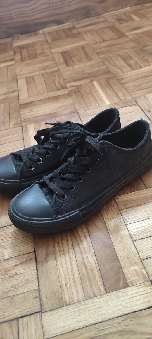 Czarne trampki niskie feewear