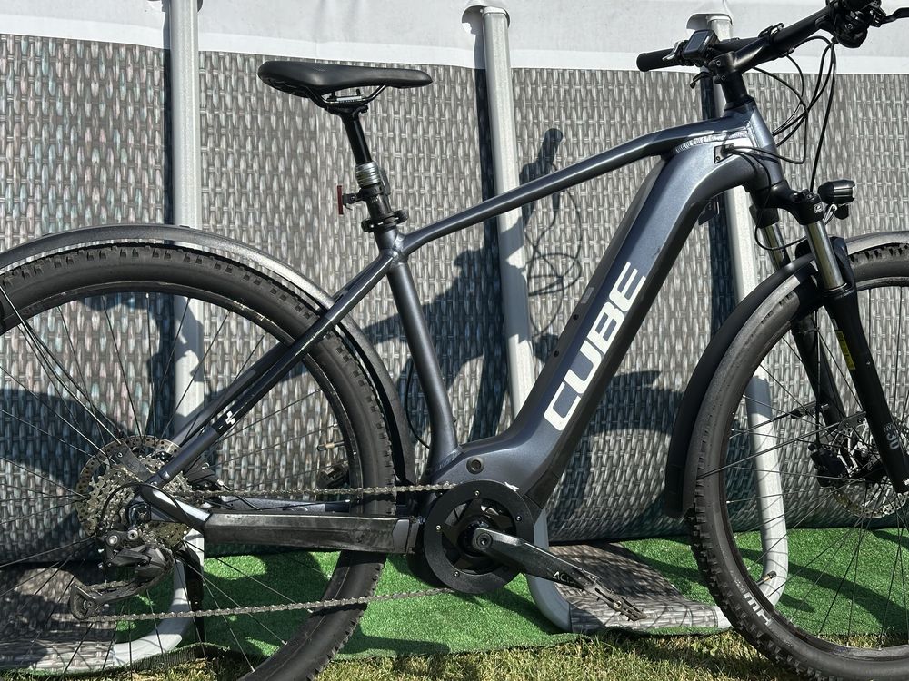 Rower elektryczny cube silnik centralny bosch rams xl