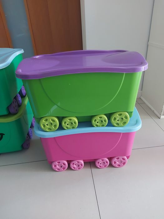 Zestaw pojemników na zabawki