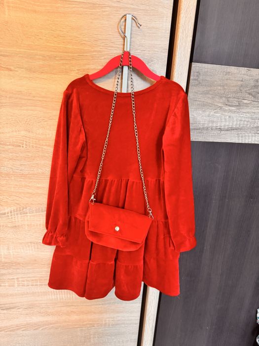 Czerwona elegancka sukienka dla dziewczynki z torebką 122/128