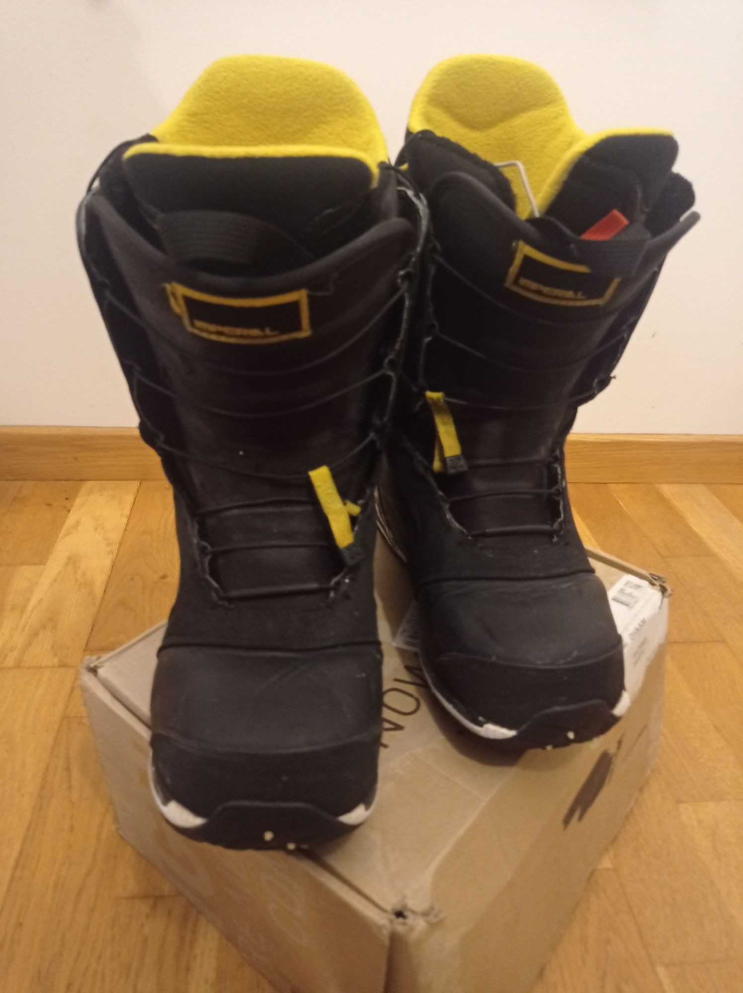 Burton Imperial 42 27 cm męskie buty snowboardowe czarne Vibram