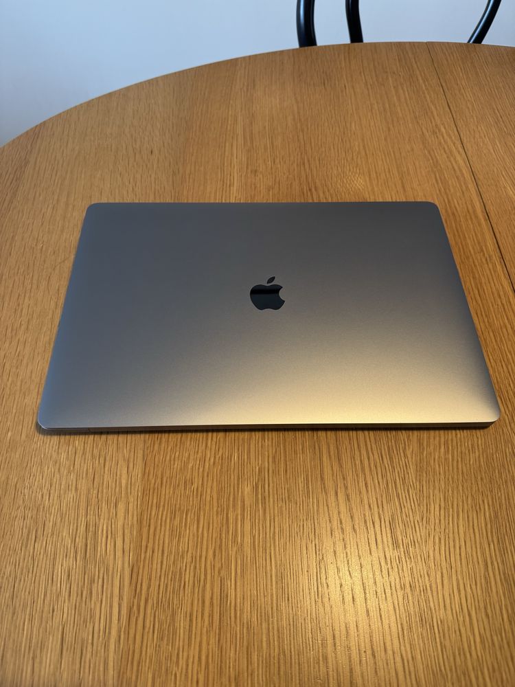 Laptop Apple Macbook Pro 16”, 512Gb ssd, 16gb ram, i7