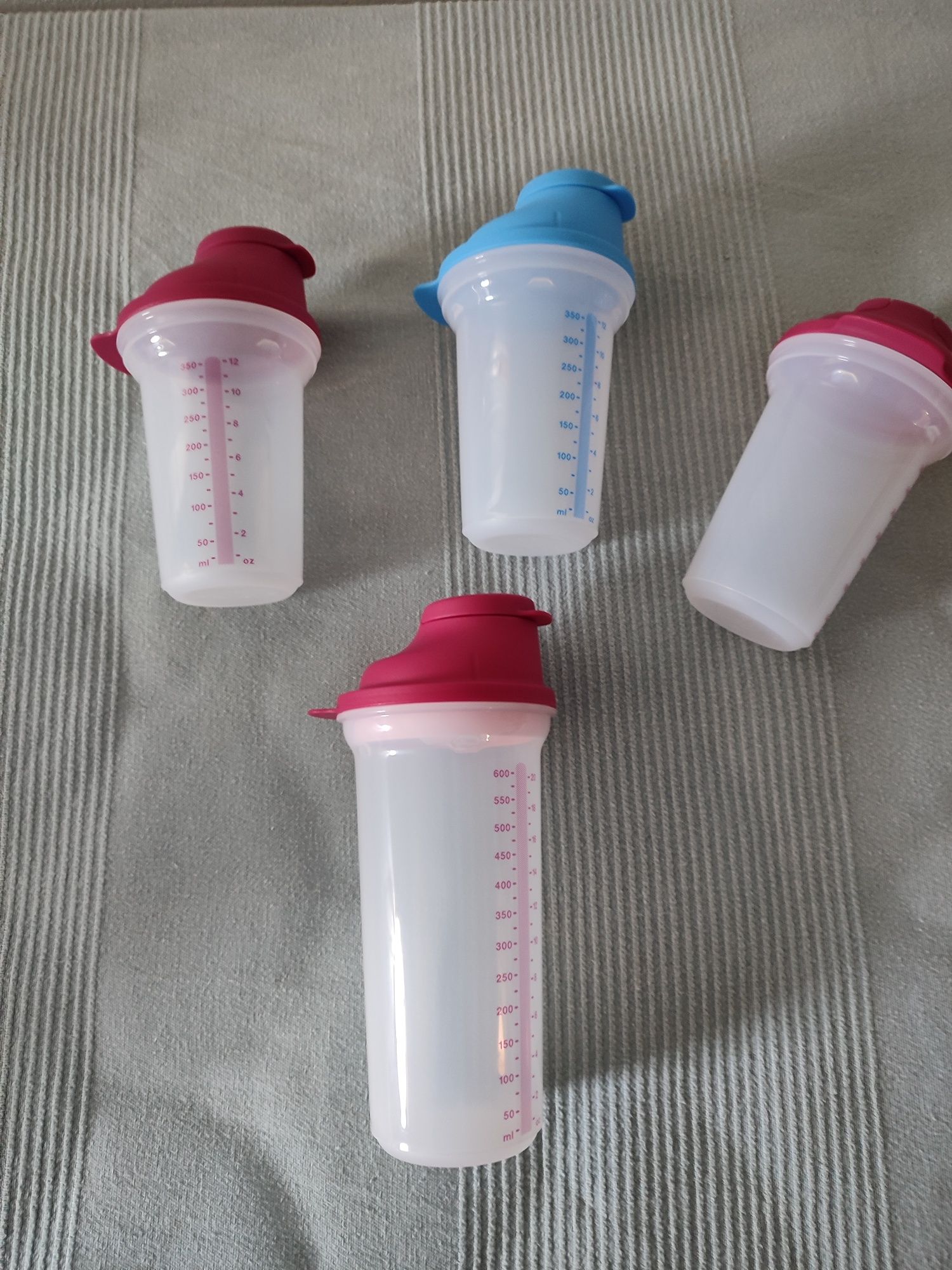 Shaker's  450ml e 600ml tupperware novos