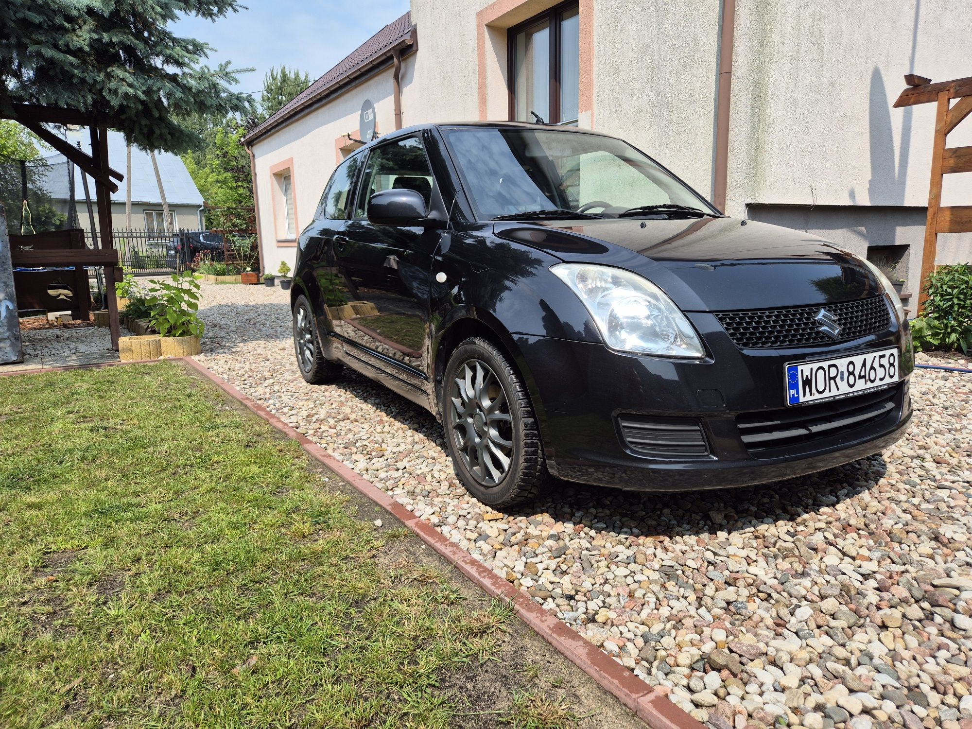 Suzuki Swift 1.3 benzyna alufelgi klima hak