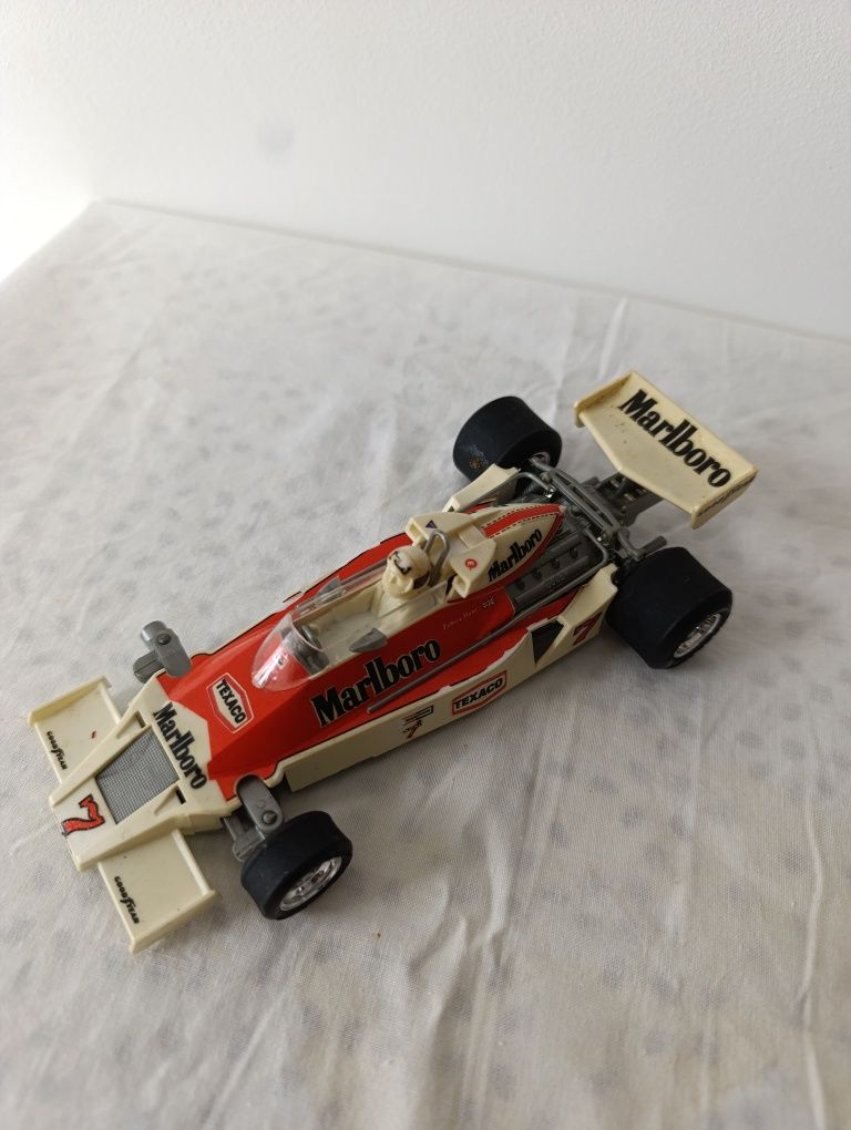 Coleção de carros de F1 antigos