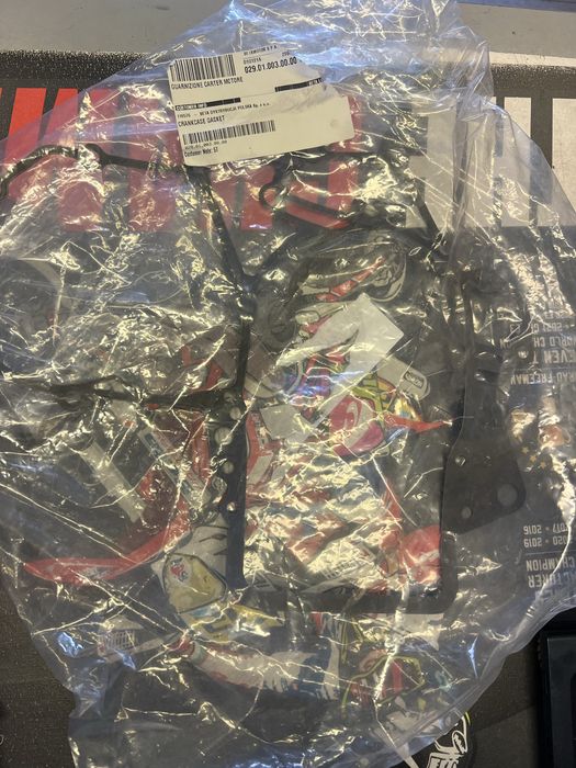 Sprzedam uszczelke karter beta