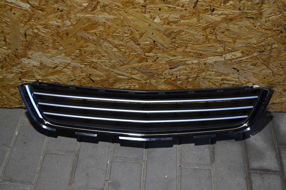 Kratka zderzaka chrom Opel Astra H  Lift