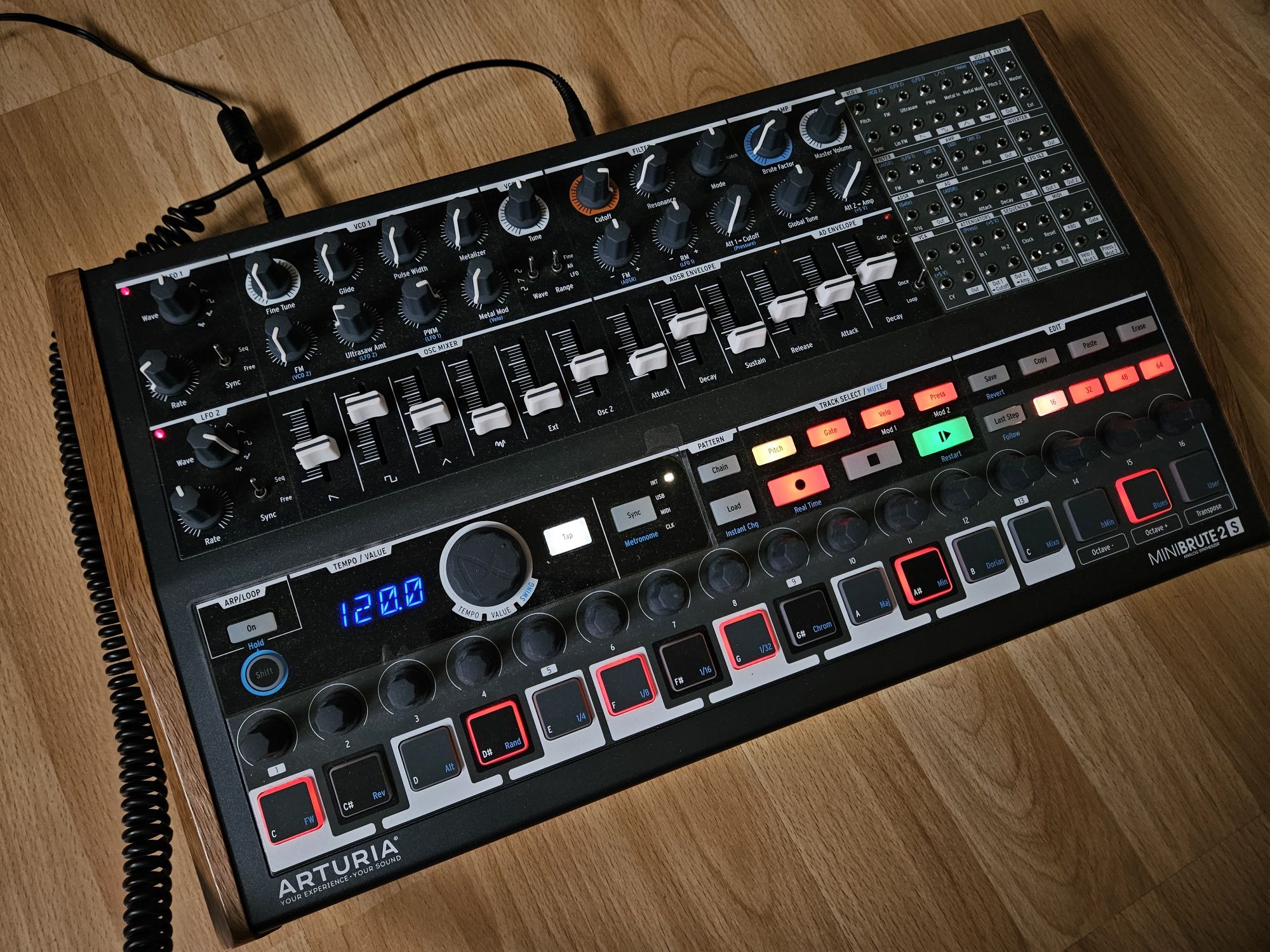 Arturia MiniBrute 2S