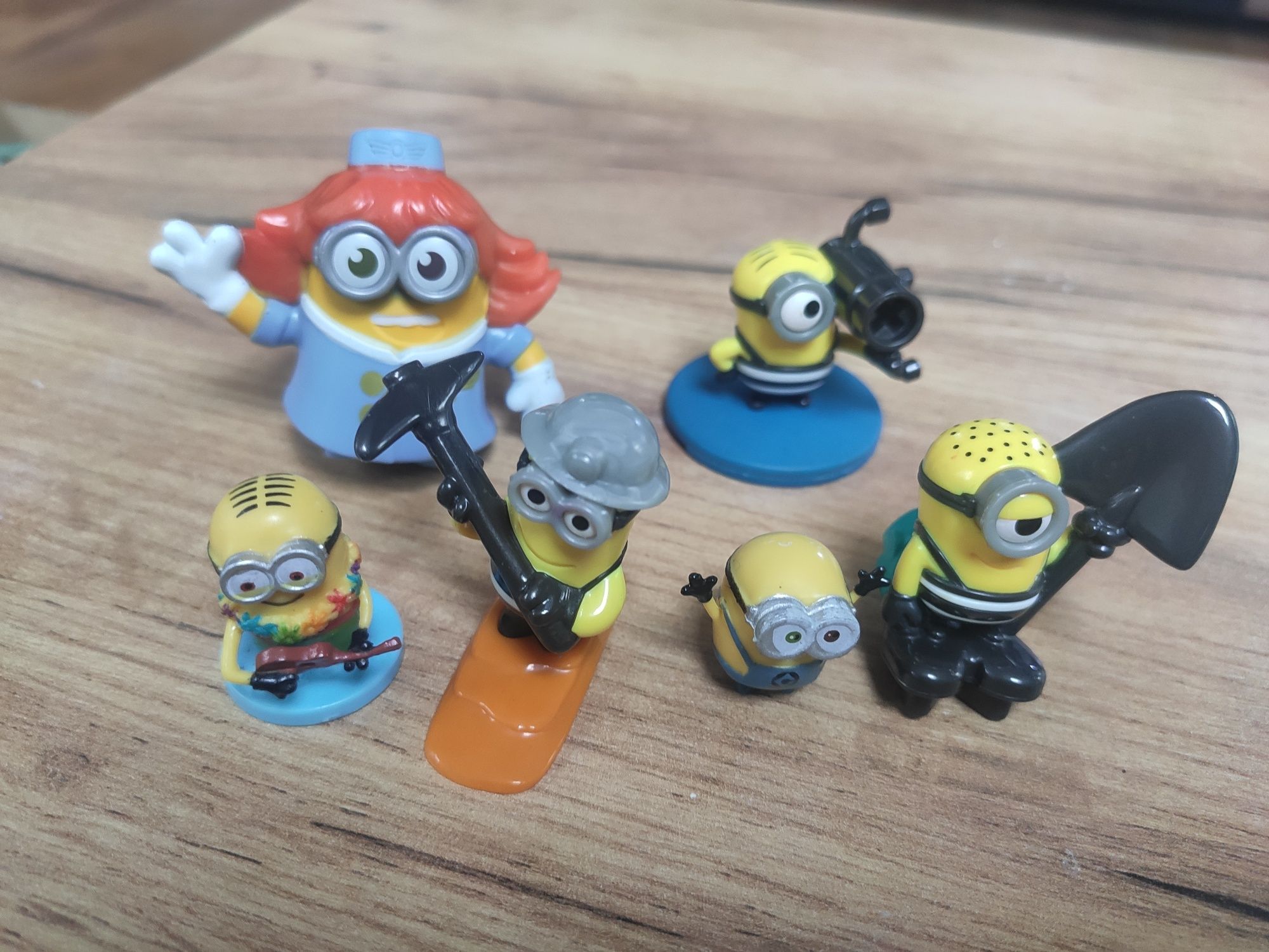 Minionki figurki