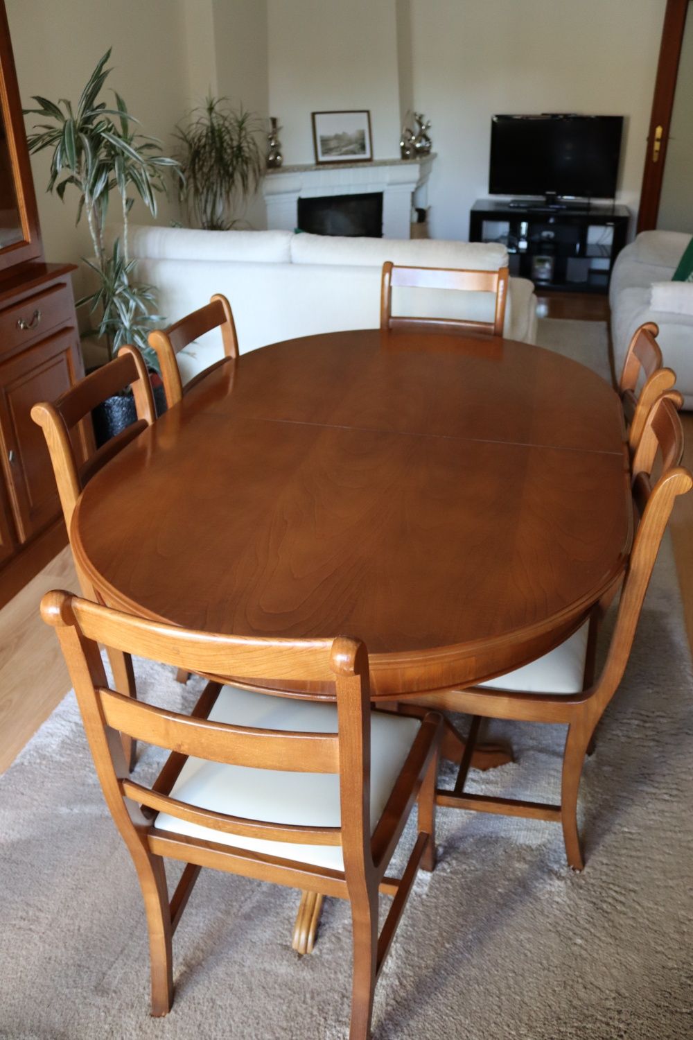 Mesa de jantar com 6 cadeiras