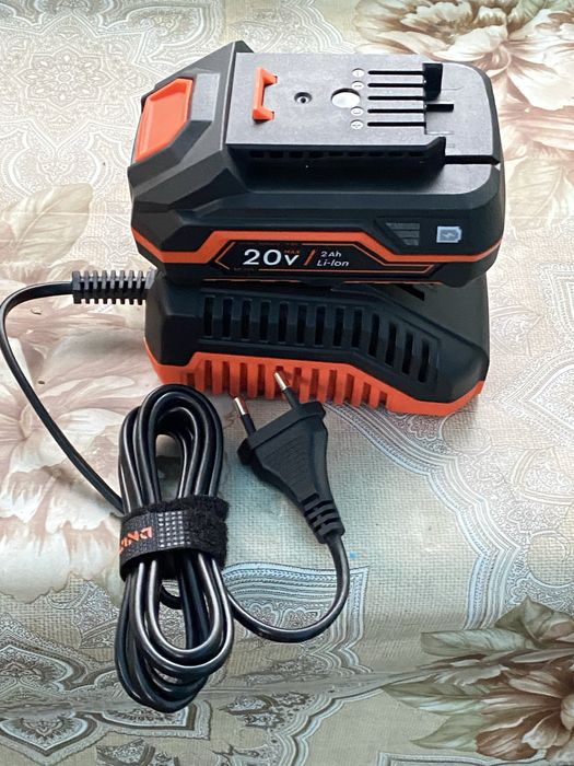 Шуруповерт,зарядне,аккумулятор