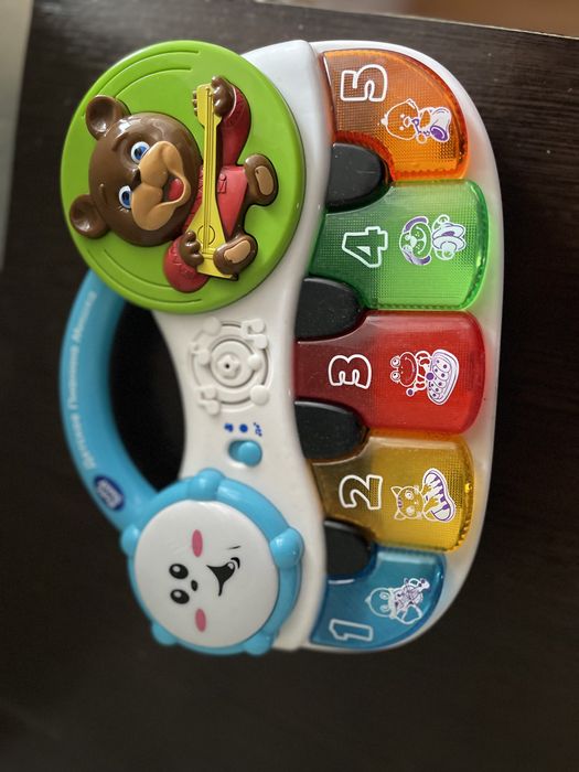 Іграшки для малюків