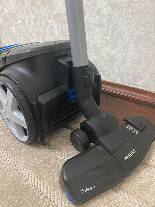 Пилосос Philips продам