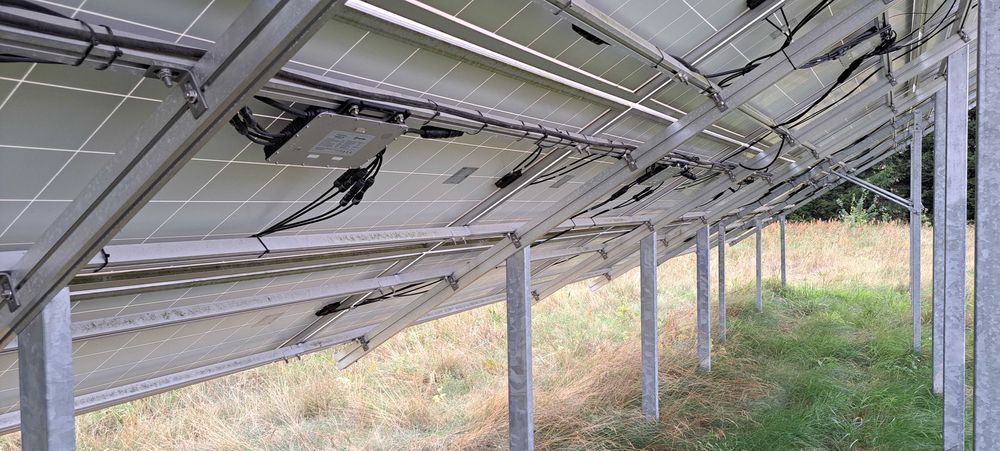 Farma fotowoltaiczna 28. panele moduły inwertery fotowoltaika Hoymiles