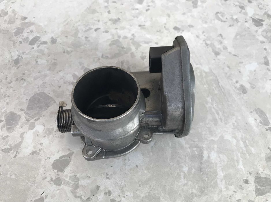 Дросельна заслонка BMW E90. E91. E92. E93 / BMW E60. E61 - 2.0D N47