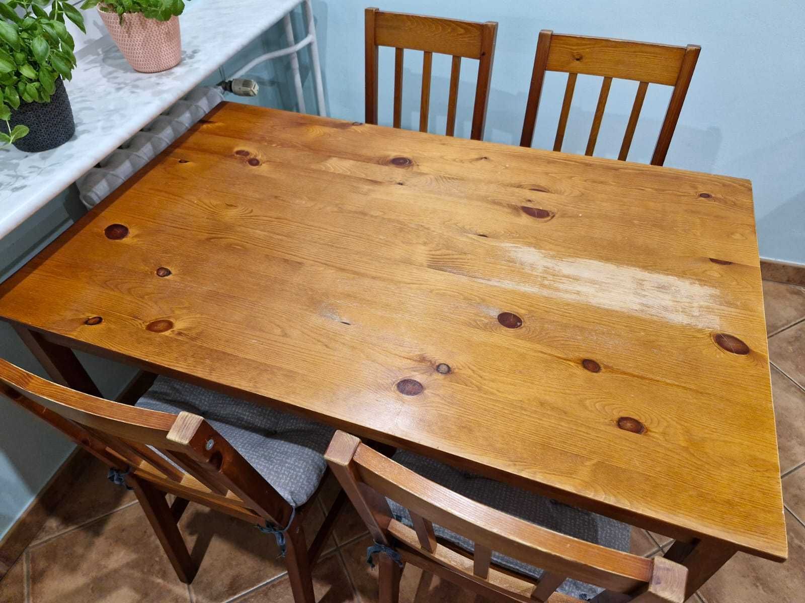 Komplet do jadalni/kuchni: stół + 4 krzesła, lita sosna, używany