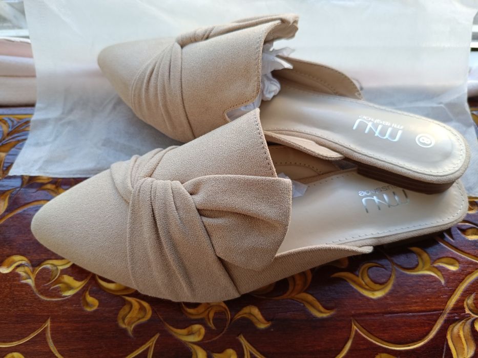 Жіночі шльопанці мюлі гострий носик