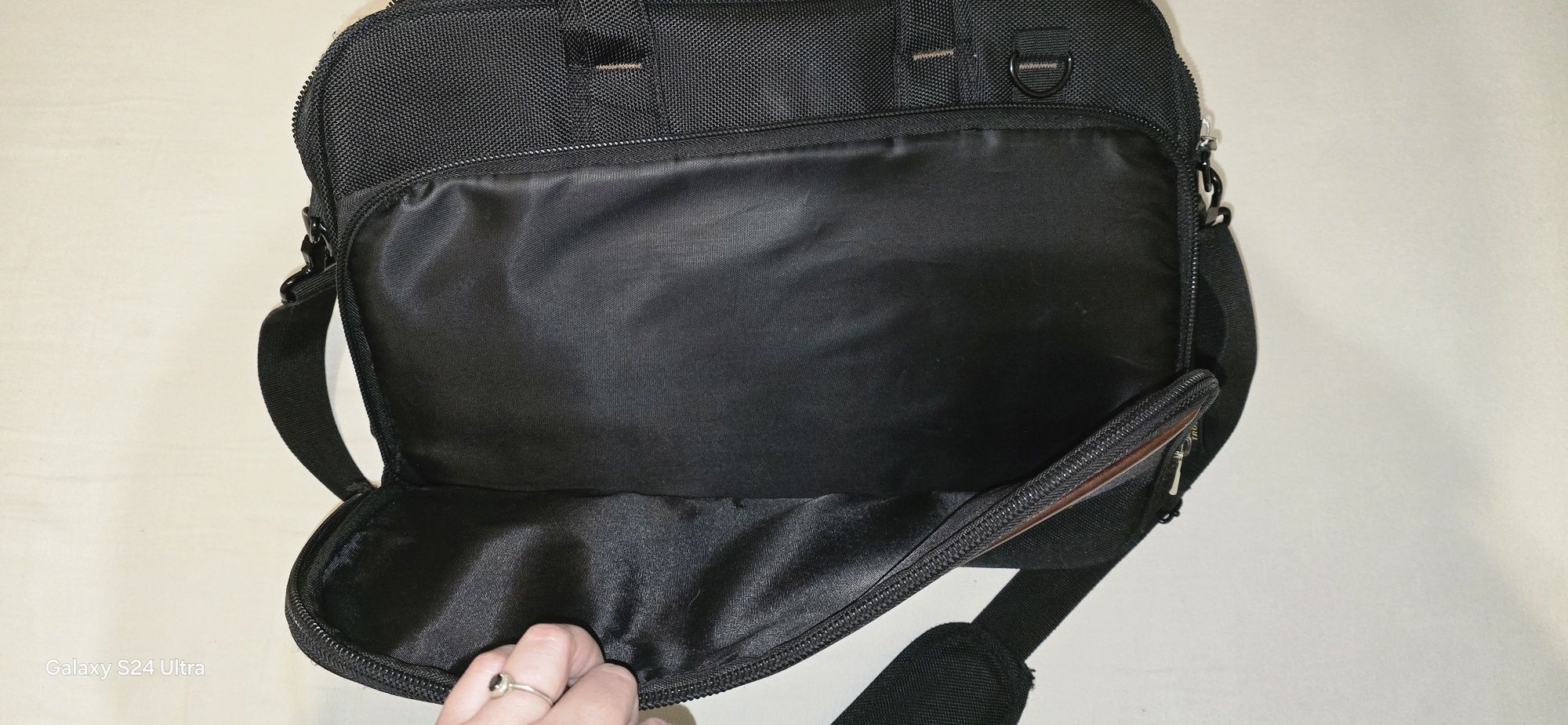 Torba na laptopa.