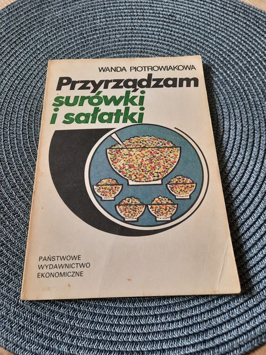Przyrządzam surówki i sałatki