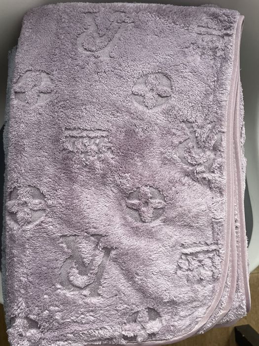 Nowe ręczniki z mikrofibry 140/70 wzór LV