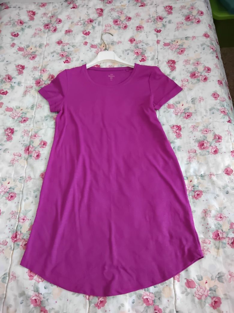 Três vestidos XS, M, L