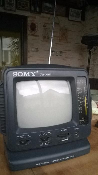 Telewizorek 6' firmy Somy Japan