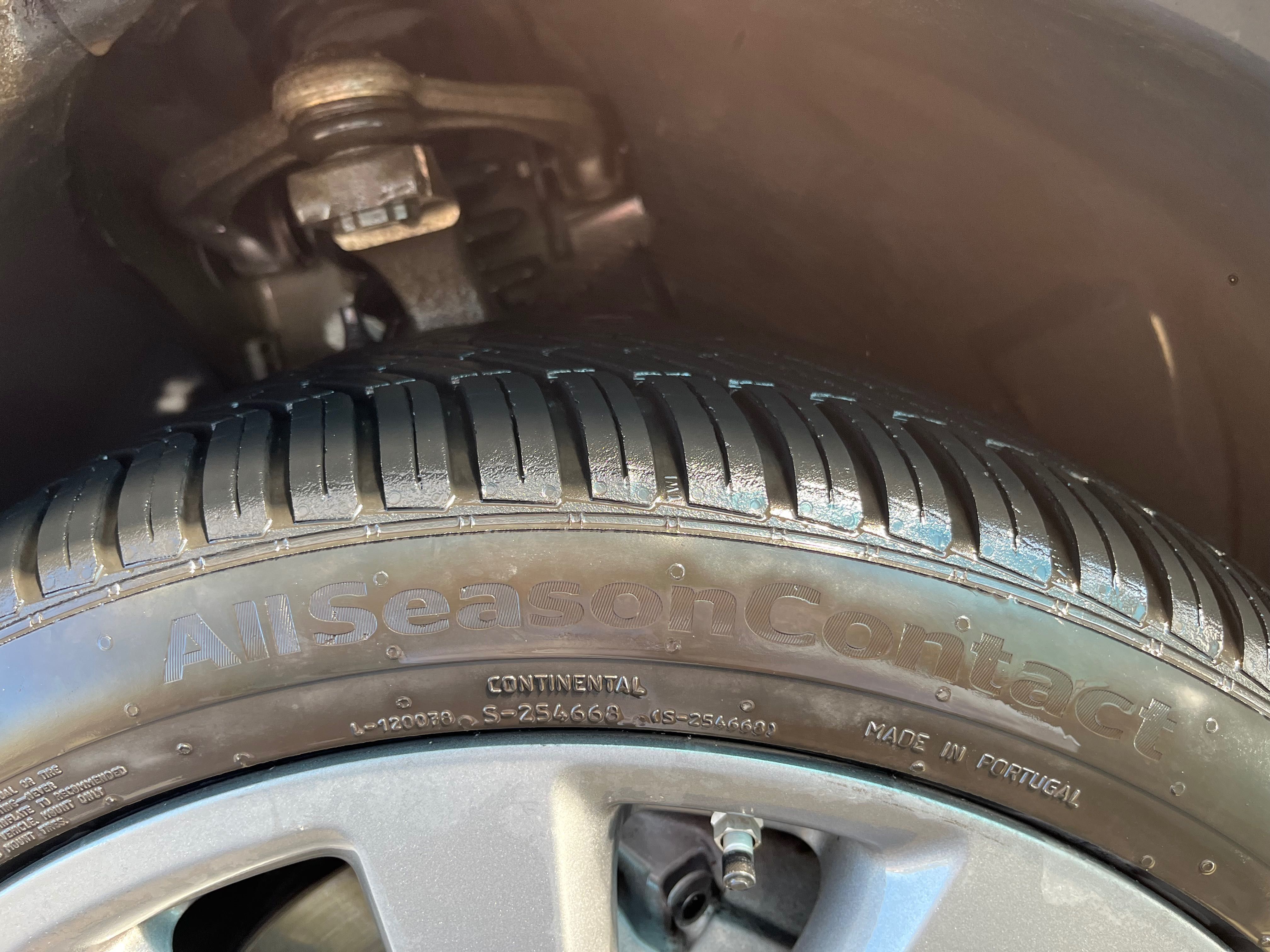 Дешево!!!Знижка!!!Шини Continental AllSeason Contact 245/40 R19