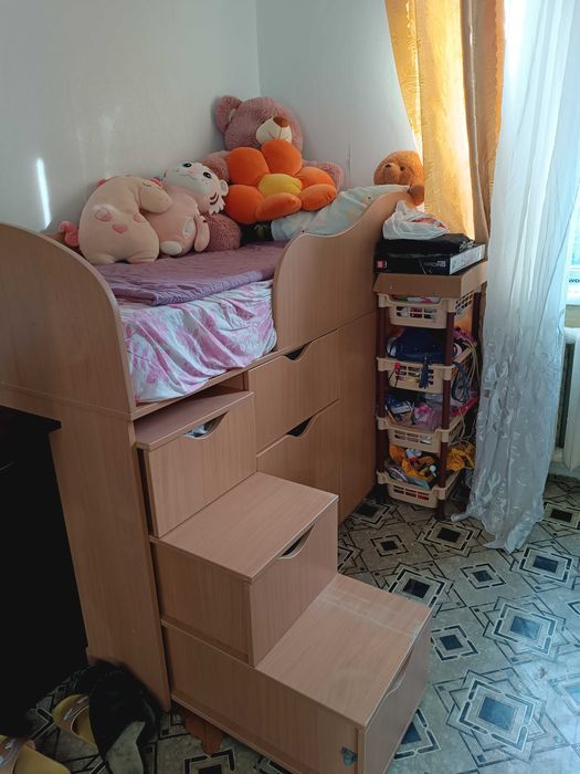 Дитяче ліжко з шафами